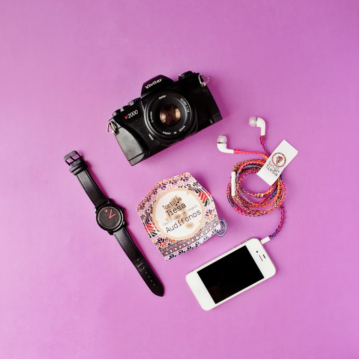 wanderlust_wear's tweet photo. Audifonos y cargadores envueltos en tus colores favoritos por @tortillatiesa solo en la #WanderStore. https://t.co/VYnBtkKLCM