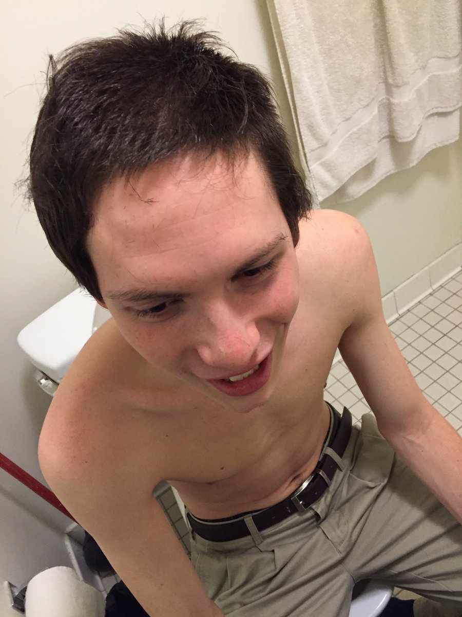 SammyBoy912's tweet photo. Halfway into "cut my hair and chill" and he gives you this look @TrevBragg1 https://t.co/7tGxfSZPR8