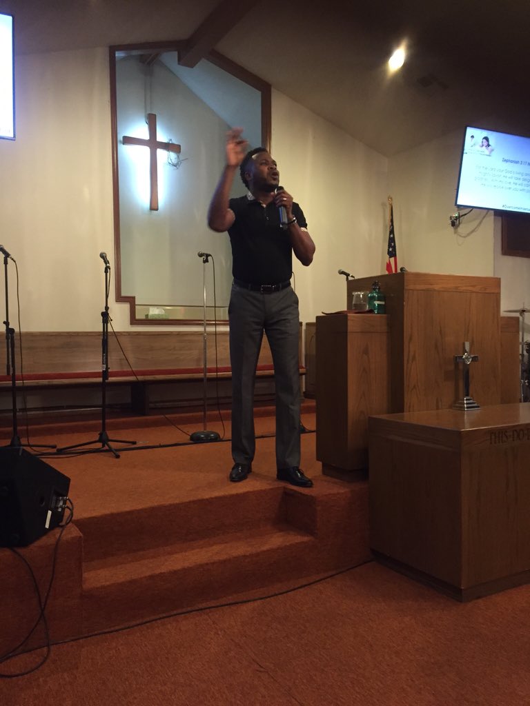 nlcctr's tweet photo. #ReCharge with #Apostle  @rodneyrobertson teaching how to #OvercomeInsecurity #TeamNLCC #LIFE https://t.co/sdzvS5NJDY