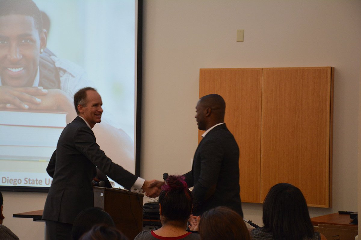 Thank you to <a href="/Fharris3/">Dr. Frank Harris III</a> @MinorityMaleCCC for the great presentation today <a href="/CanadaCollege/">Cañada College</a> Eye Opening Stats! #m2c3