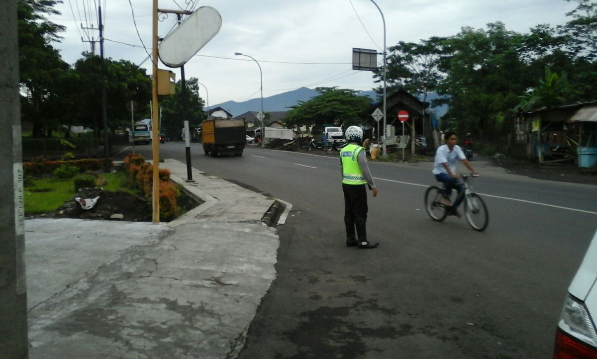 Simpang tiga rancabango arus lalu lintas lancar Polres tasik kota