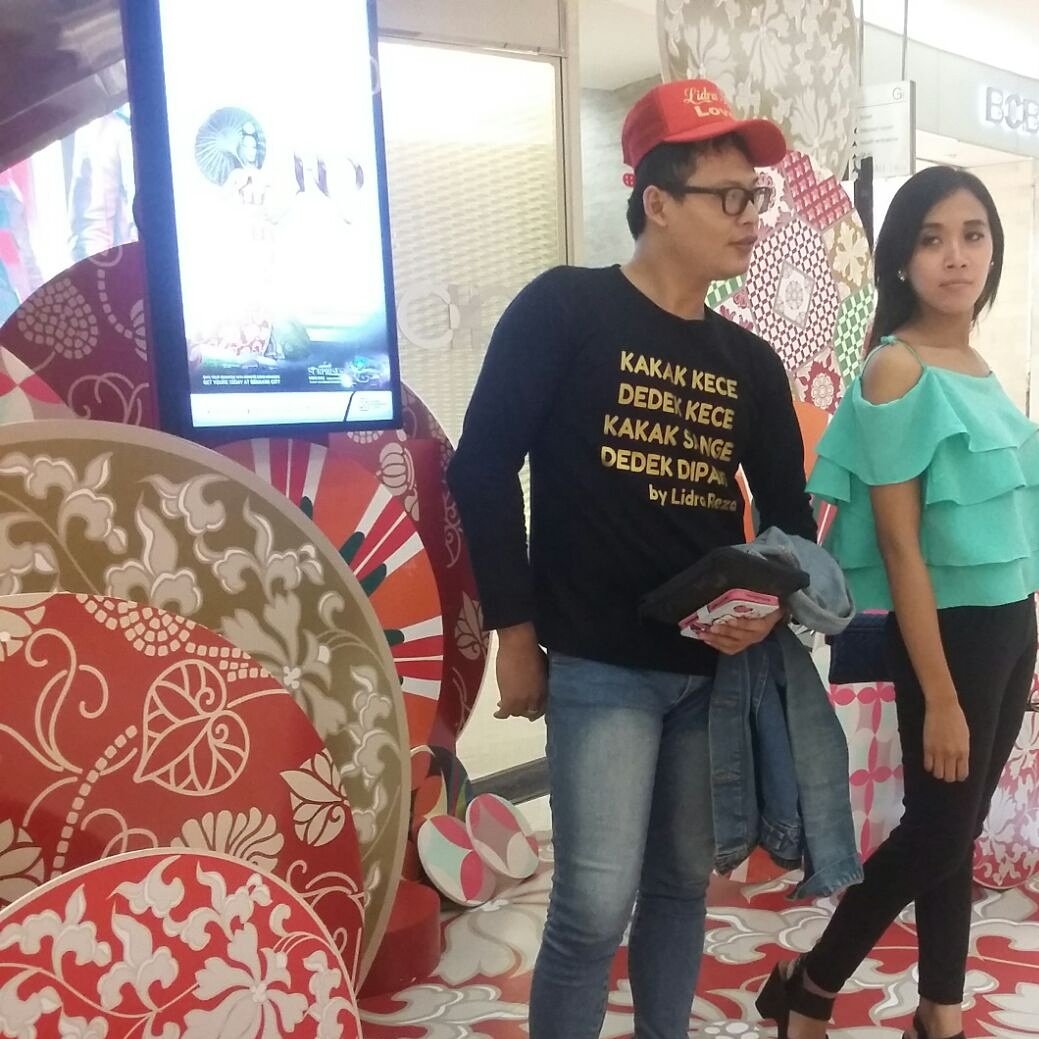 broadcaster_me's tweet photo. Behind The Scene 9Februari2016 Photo Sesi Iklan Bolagol Jakarta Clothing Untuk Senayan City Mall Jakarta . https://t.co/7852Cb1ByB