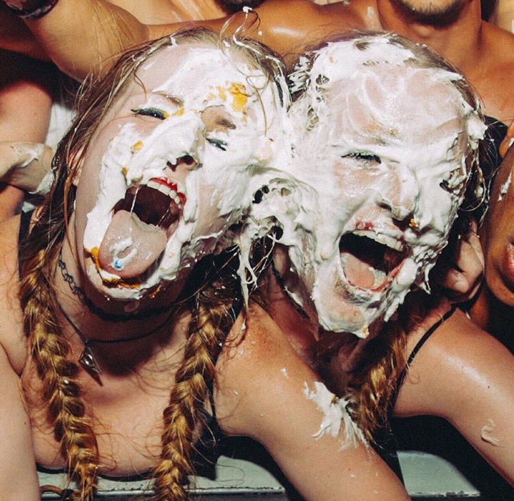 cakefaceseries's tweet photo. twinning #cakefaceseries https://t.co/2npoCuVuqg