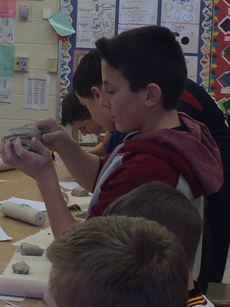 1kheron's tweet photo. 7th grade: Clay day 1 today. Making Greek God / Goddess Vessels. @ChardonMiddle @CMSRothstein https://t.co/qSPArjCiJx