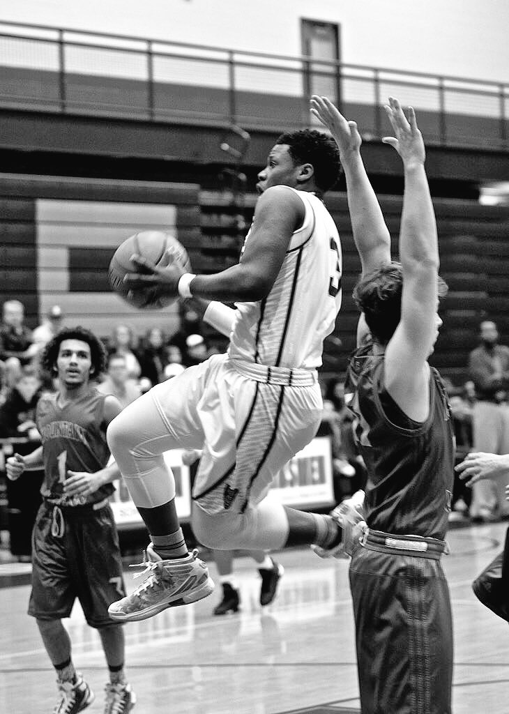 District Semi Finals tomorrow at Camas @ 7pm! Lets come out ready for war! #plainsmenpride💚💛