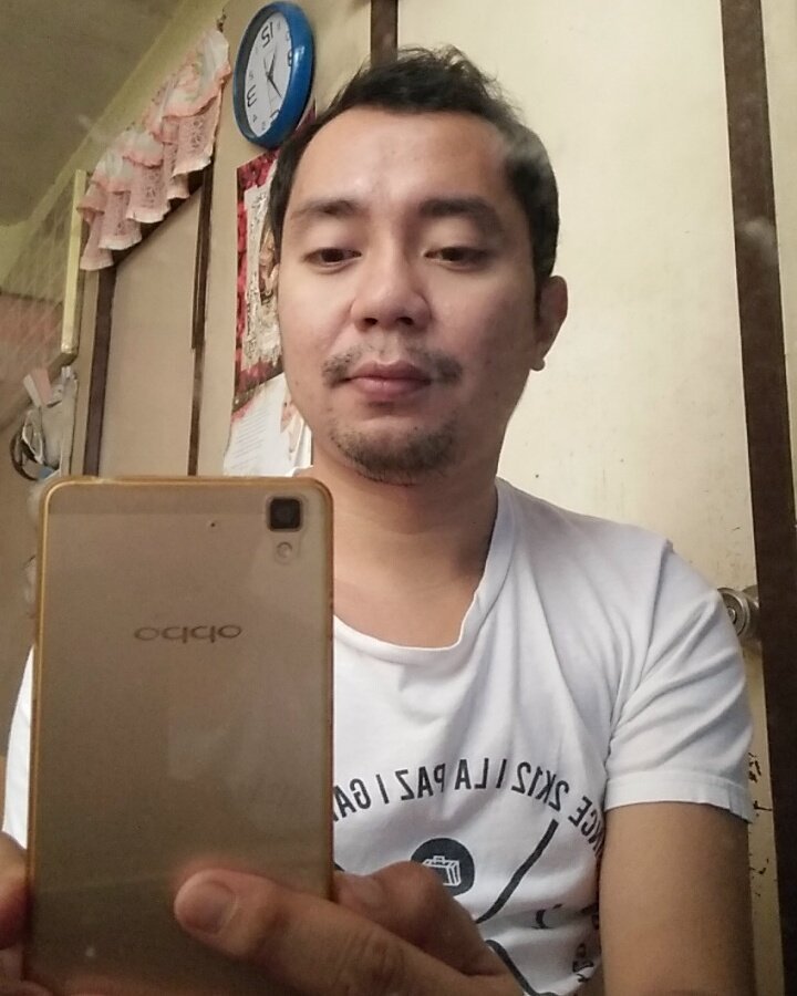 sherwinsalinas's tweet photo. I love this Tee from @lapaztravelhub 
#travel #clothing #model #oppoR7lite #Pinoy #mirrorselfie #wednesday https://t.co/qBBOwihkOM