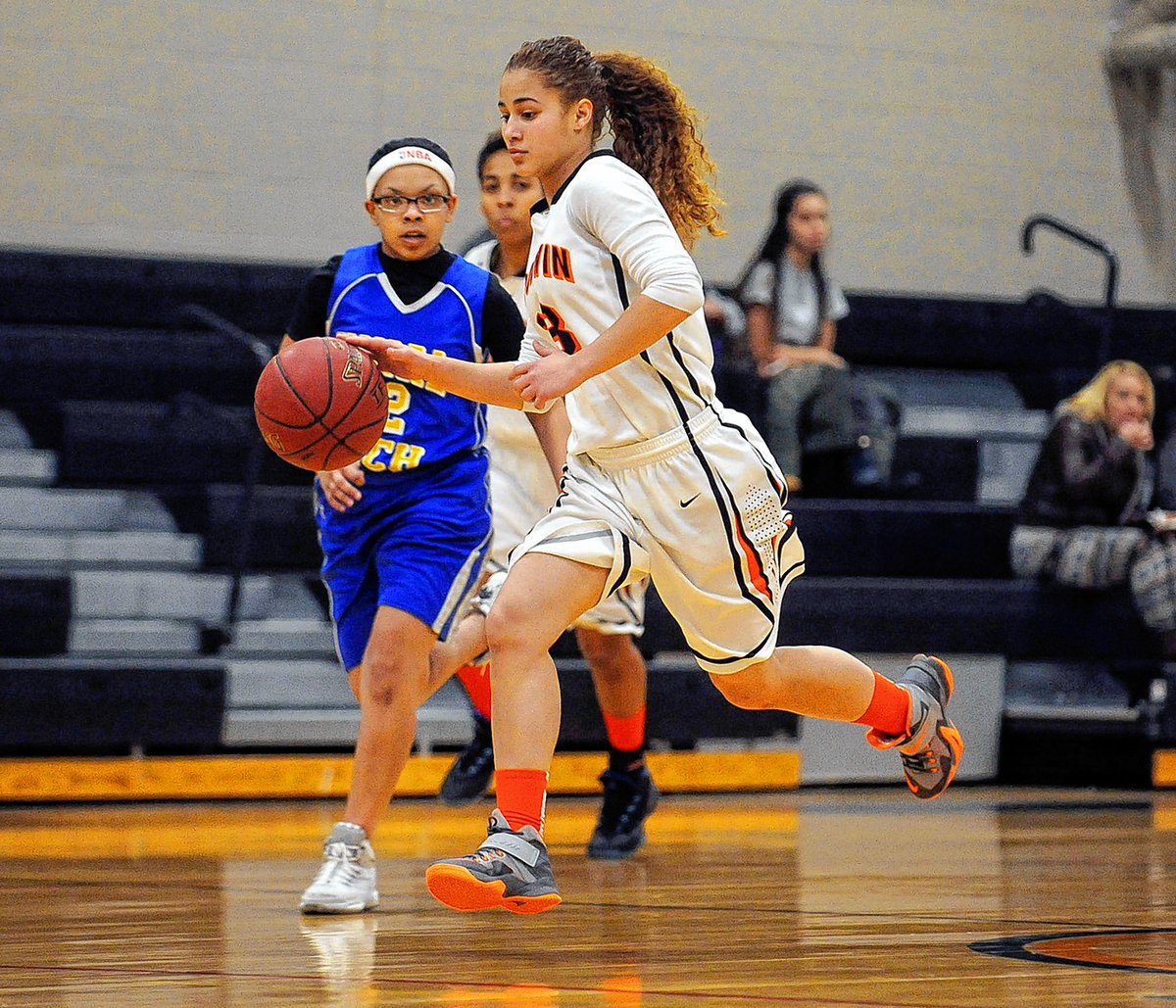 SportsInCT's tweet image. #GoodwinTech girls basketball uses big second half to rout #VinalTech. #ctgb goo.gl/iFn3BH