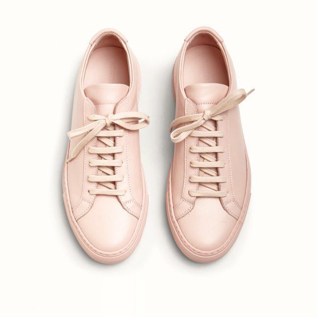 StyleEngine's tweet photo. #finallyavailable #commonprojects #achilles #blush #pink via @flaviogirolami https://t.co/x7QtzP0Dya
