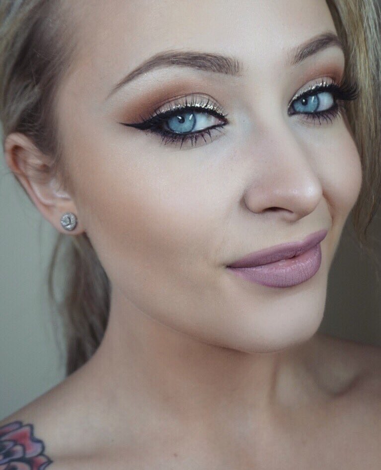 marcedyssommer's tweet photo. @tartecosmetics #amazonianclay @abhcosmetics #contourkit #shadowcouture @velourlashes #whispiesweetnothings #MOTD https://t.co/iZRMHSu4zN