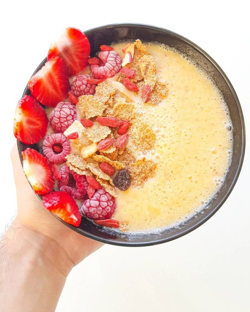 DirtyCooking's tweet photo. I love fruit bowls like this, dead simple to make, absolutely delicious and one of the hea… https://t.co/EYX7IpB4Bd https://t.co/0C8oRpA5BO