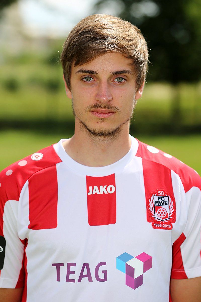ROTWEISSERFURT's tweet photo. Patrik Twardzik feiert heute seinen 23. Geburtstag. Dazu gratuliert der RWE recht herzlich. Happy Birthday! https://t.co/8ApuDn1SYF