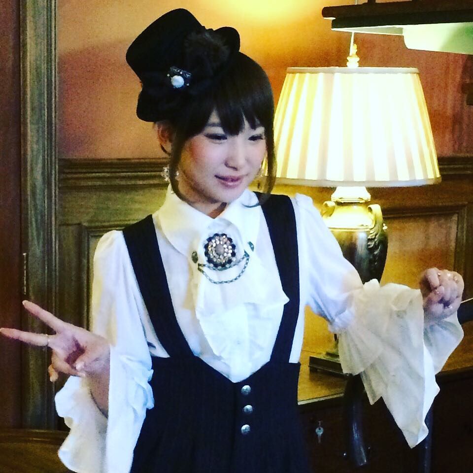 shunimajiware's tweet photo. 南條愛乃・インスタグラム更新。#whiteforces
#本日発売
MVオフショ2 by nanjolno https://t.co/JqNA1cfl17