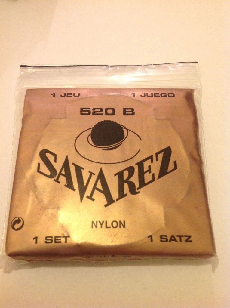 iteen_store's tweet photo. RT to all #guitar player, 0.99 USD #ebay #Auction #France #Savarez #520B is bidding now. https://t.co/xidfEnOZRR https://t.co/LqICzadg3x