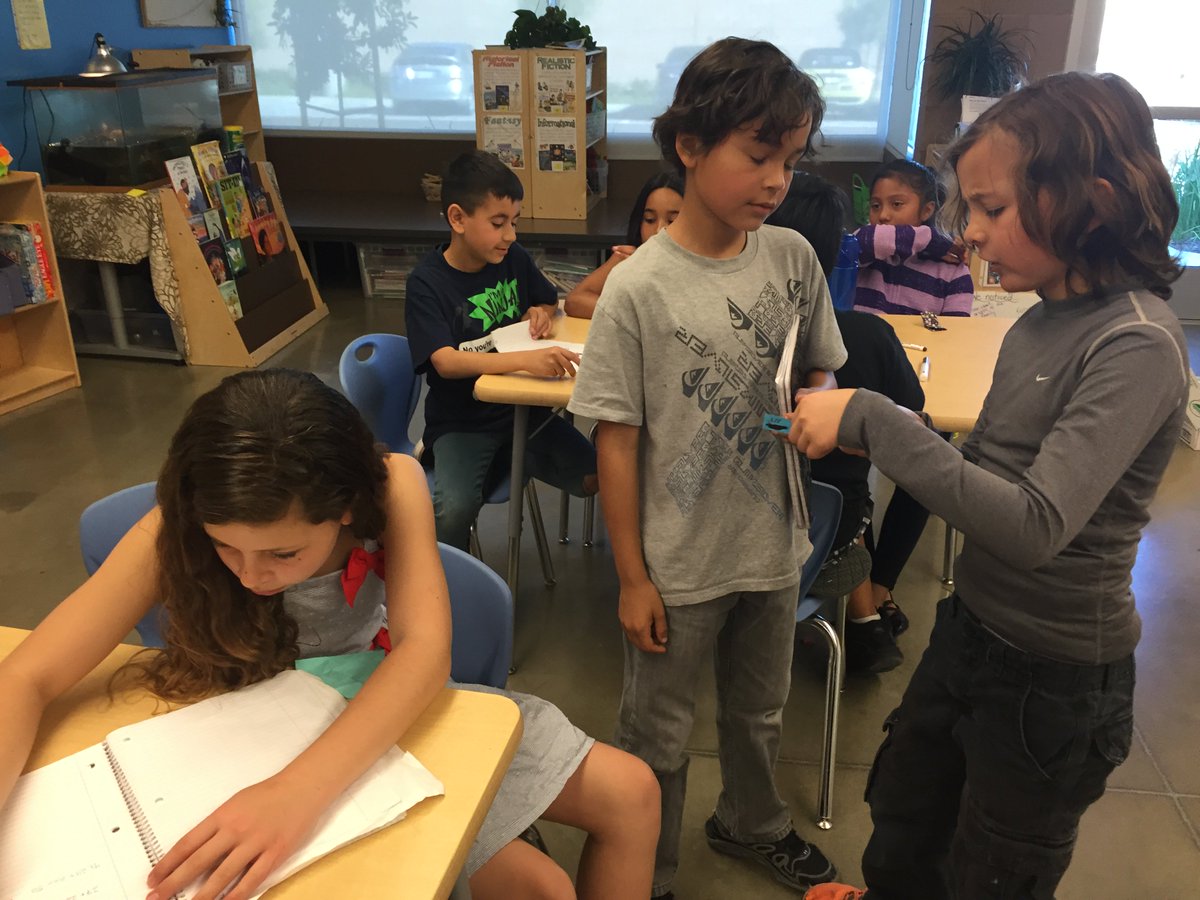 cegonzalez333's tweet photo. 4th grade Ss sharing and challenging their math thinking #mathchat #htenc @JeffFeitelberg @joboaler #mathigami https://t.co/V8OCXSjE7S