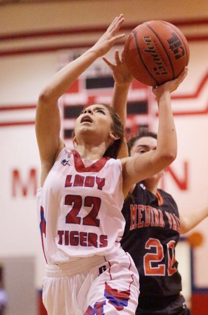 ZachDavisLMT's tweet photo. Down 11 w/ 1:27 left, Lady Tigers rally for win, force postseason play-in game.
https://t.co/IETwoePvmL https://t.co/IKd32Y3H1k