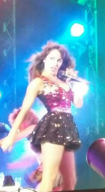 CamiiRico's tweet photo. Es increíble lo que generas y transmitis. Creces y sorprendes en cada show🎤🎵💃💣🔥💥 @laliespos  #LaliEnLincoln https://t.co/8ujvWhuCM8