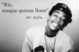 stevenvivas15's tweet photo. La vida es dura y todos tienen errores y una sonrisa engaña a cualquiera..! https://t.co/zAsXvGRrcO