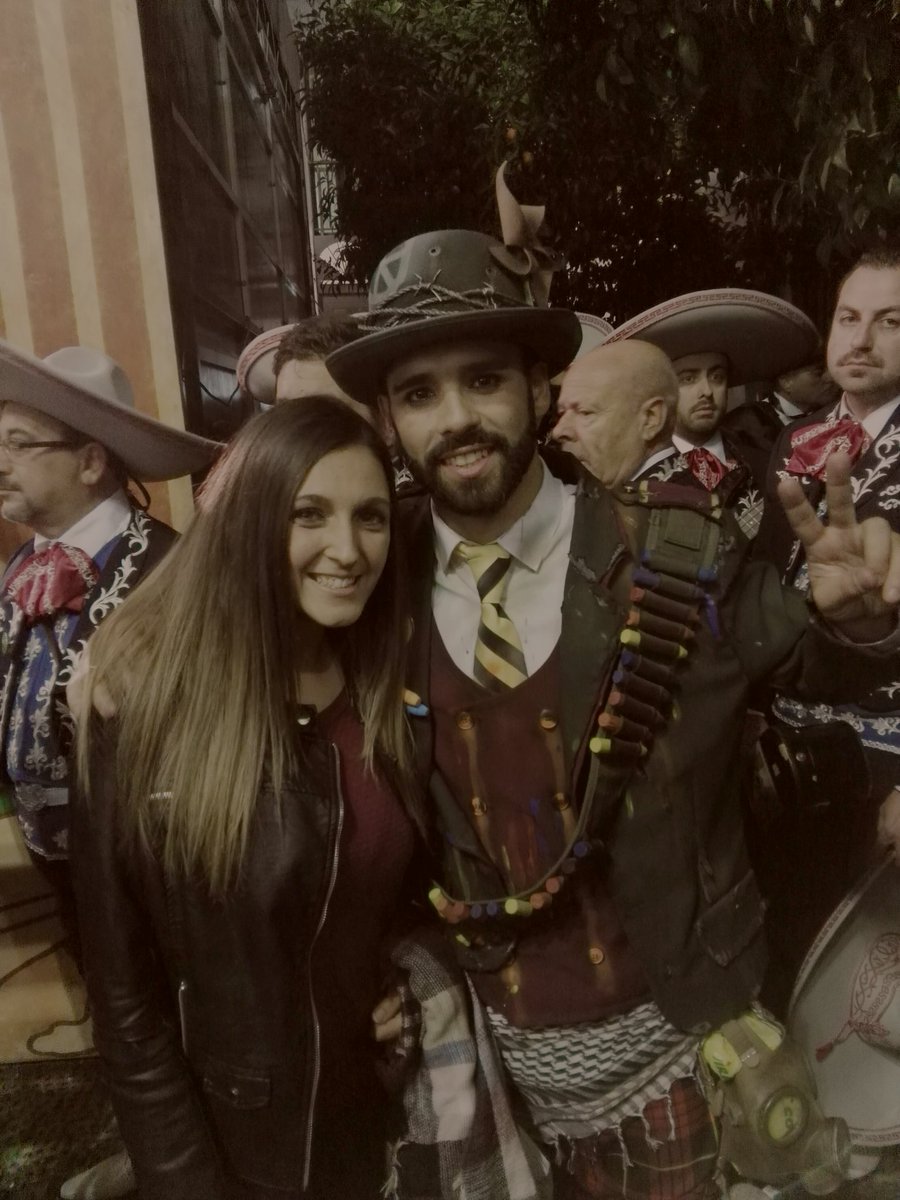 MaRaOrCe's tweet photo. OBDC, la vida es bella!!... me lo ha quitado todo menos las ganas de vivir🎶🎵🙊😍 #Carnavales2016 #lavidaesbella https://t.co/uBp3WfPH8W