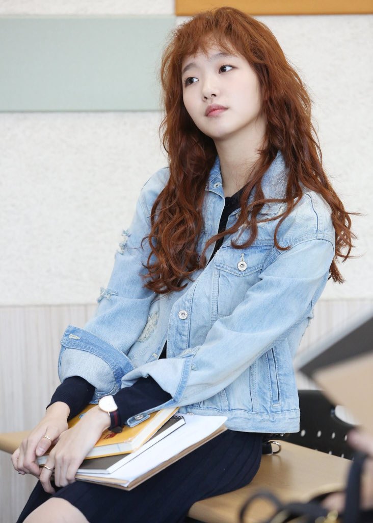 Cheese_IT_Trap's tweet image. New stills of Hong Seol~ 🌻💛
#CheeseintheTrap #KimGoEun