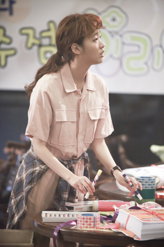 Cheese_IT_Trap's tweet image. More stills of seol~ ☺️🌻💛
#CheeseintheTrap #KimGoEun