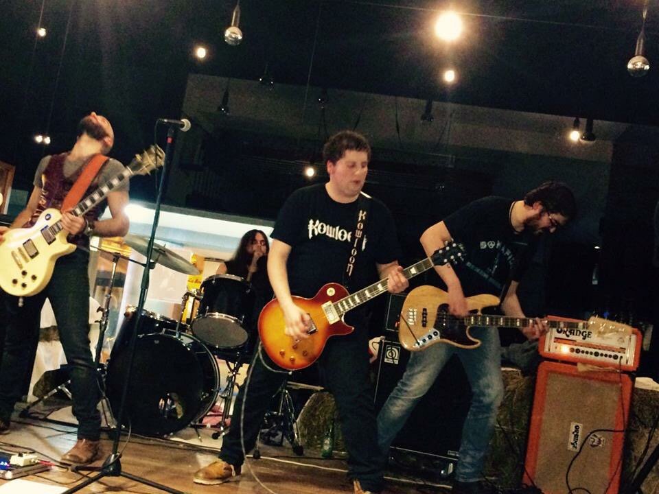 Fantástico el pasado #domingo en <a href="/BerginAfterWk/">Bergin Afterwork Bar</a> . Al igual que este madrugón. #rock #shakeit #coruñamola #coruña