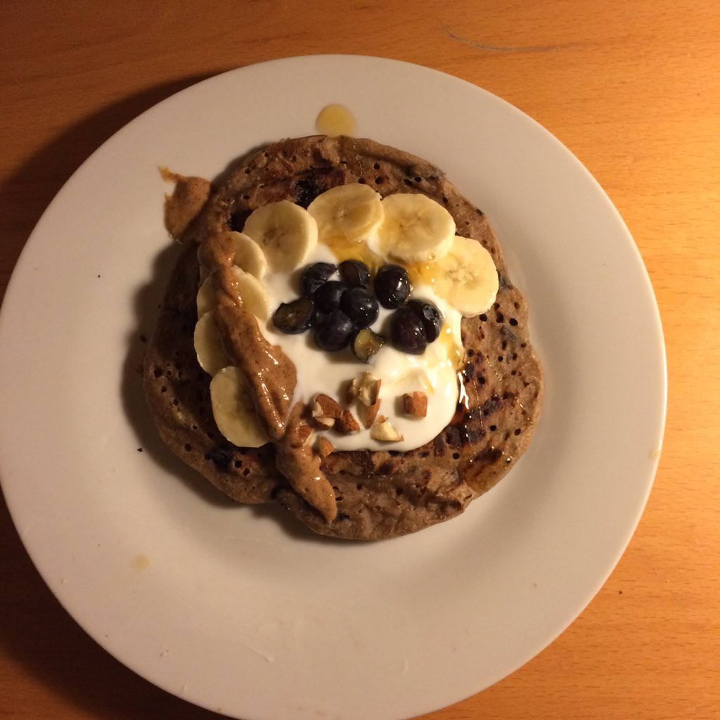 ElspethBisson's tweet image. Day one giving up snooze for lent means time for day two pancakes 😋 @jamieoliver superfood recipe @pipandnut ofco!!