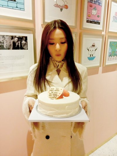 [레드벨벳] SM타운 공홈에 올라온 슬기 생일케이크 | 인스티즈