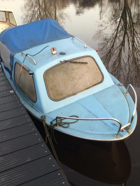 Sneek; gevonden boten Zwettekade &amp; Woudvaart. Verzoek aan eigenaren ze weg te halen. info: ow.ly/YaalX