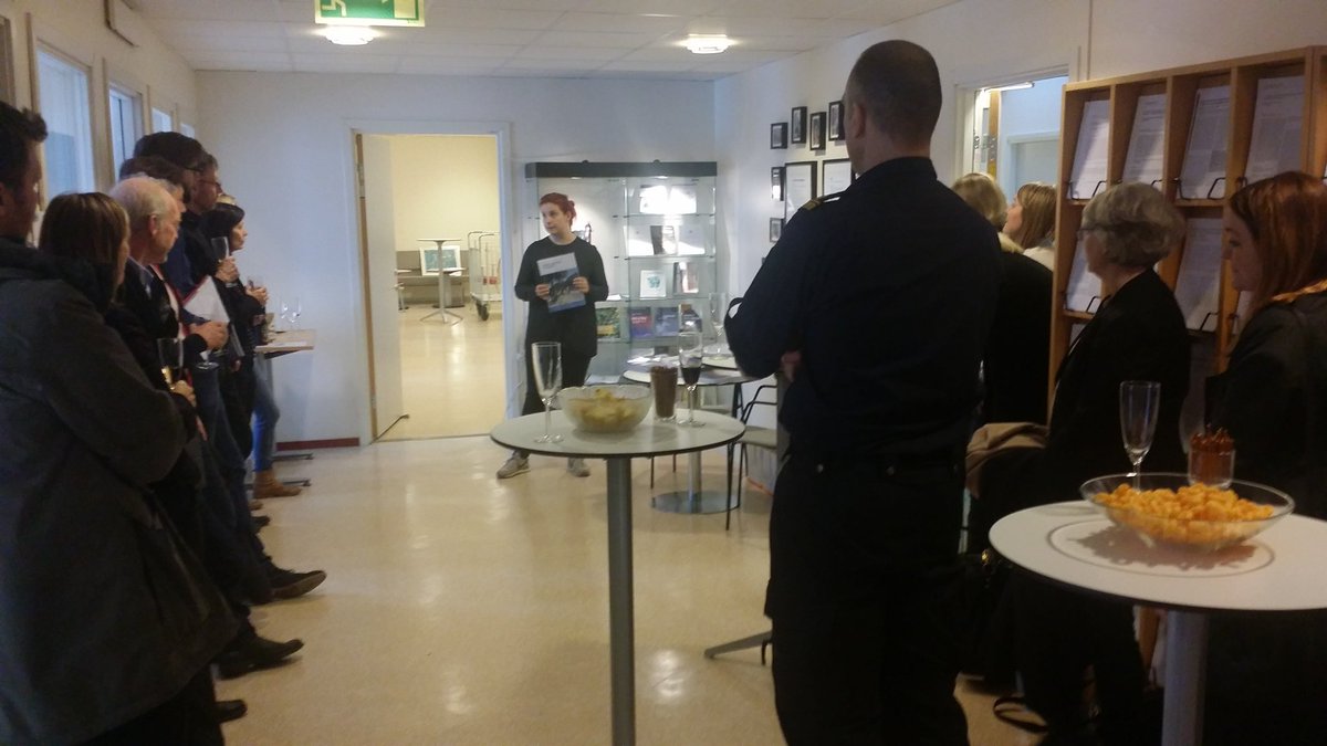 Dags för firande idag - två nya handböcker från oss med syfte att öka trygghet och minska kriminalitet.