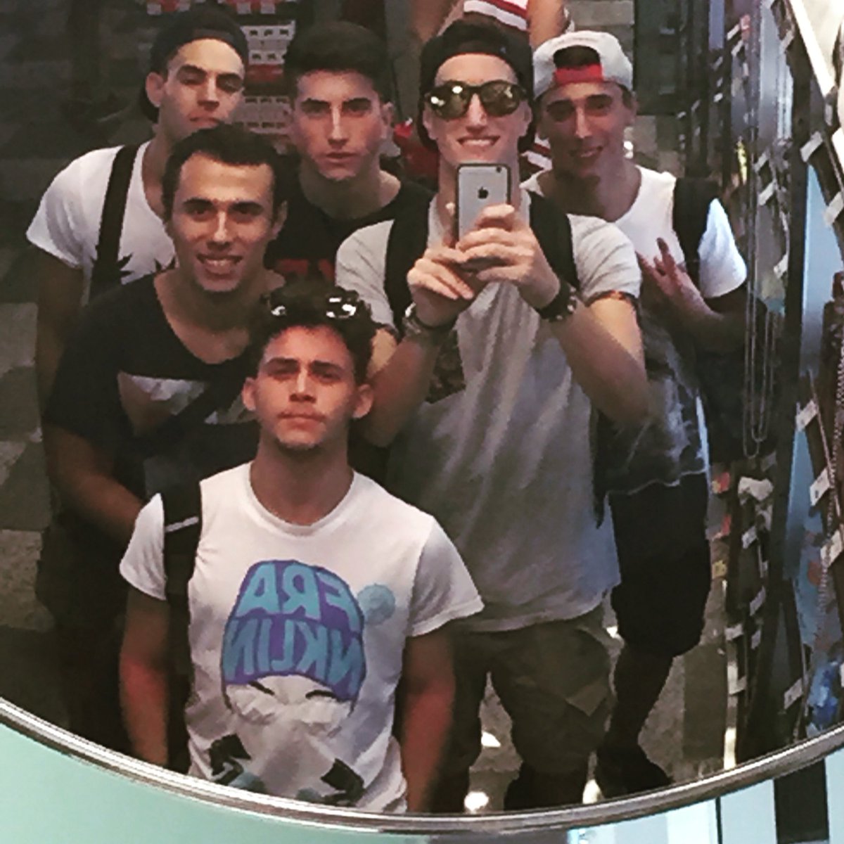 Flumian93's tweet photo. Tutto questo mi manca da morire #Kos2015 https://t.co/9bXTZRtuMI