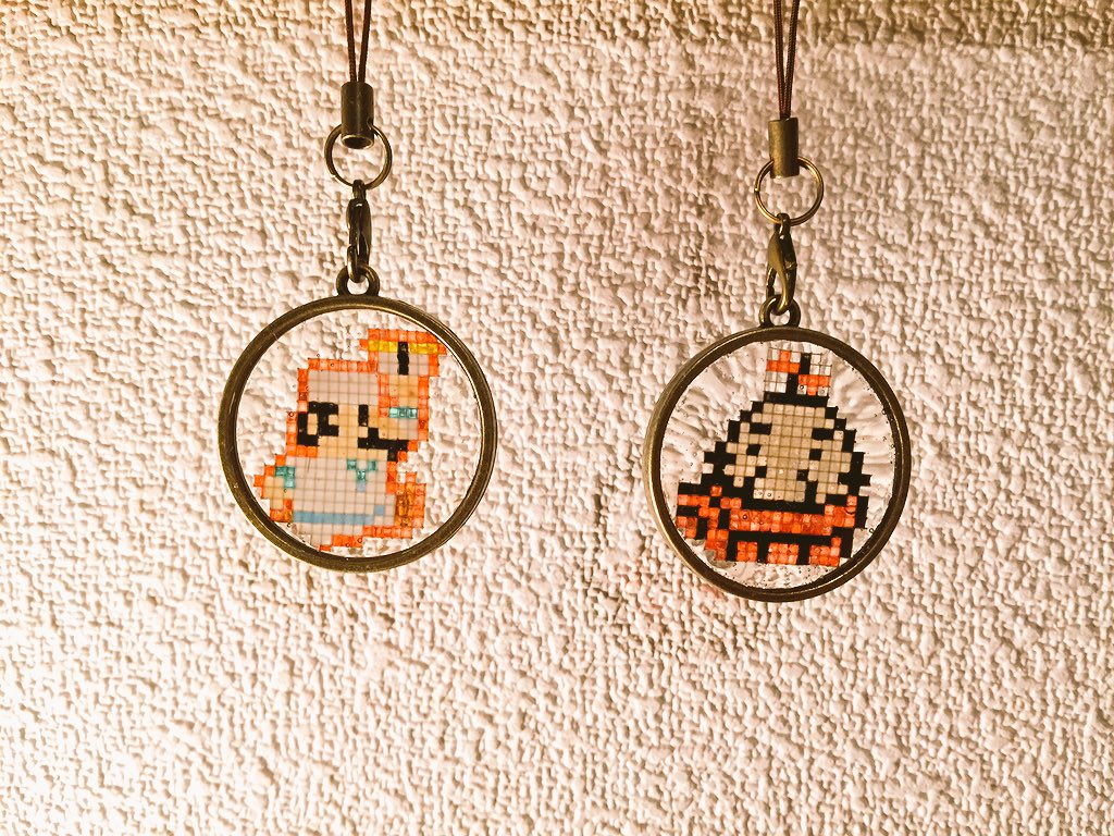 Sasuke マイティーさん Mightyosushi の寿司マリオアイコンが可愛かったので網戸ットでキーホルダーを作ってみました 黄色く輝くタマゴが最高です 網戸ット 8bit Shugei T Co A6f3tff9h8