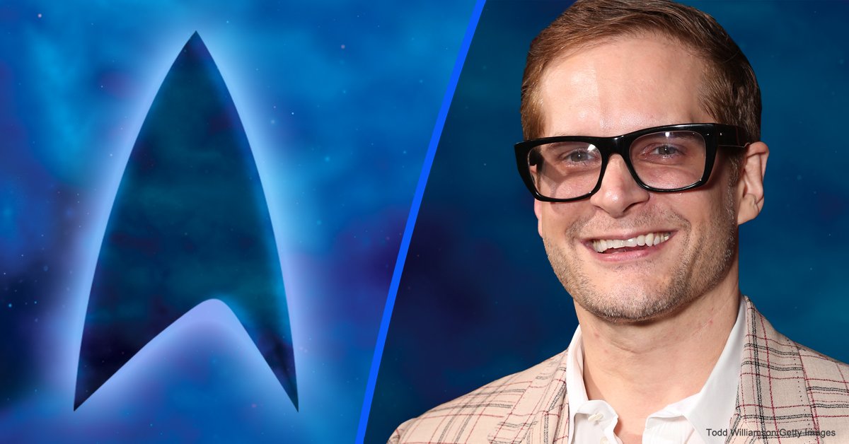 StarTrek's tweet photo. #ICYMI: Welcome back @BryanFuller – named co-creator of new #StarTrek television series https://t.co/yplRK7mib7 https://t.co/J5l2qiqTzU
