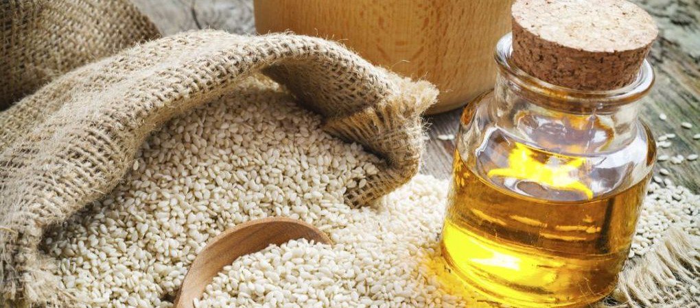 ricettesalute's tweet photo. L’#olio di #sesamo è un concentrato di #vitamine. Scopri tutti i suoi benefici → https://t.co/Zu2qSpPNoE https://t.co/lpyx6VuYE5