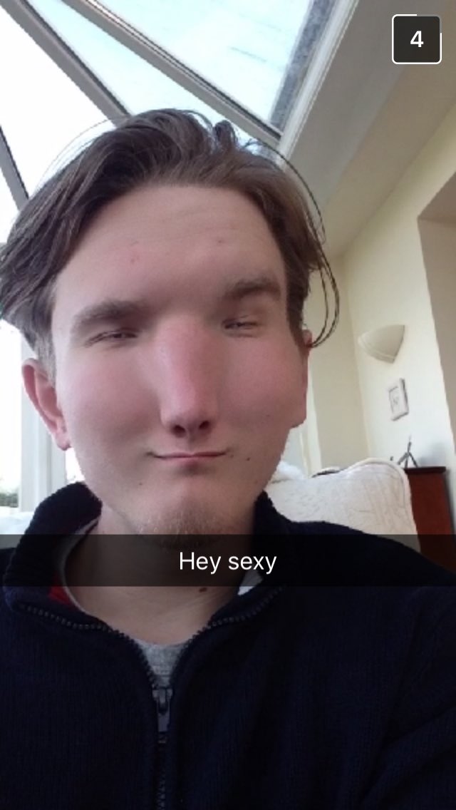 lissylubeck's tweet photo. Bye bye n good luck @HarrisMoore123 see you in Koh Phangan for lots of #baseeee 🌙🙃�� https://t.co/4mn5a5u6vw