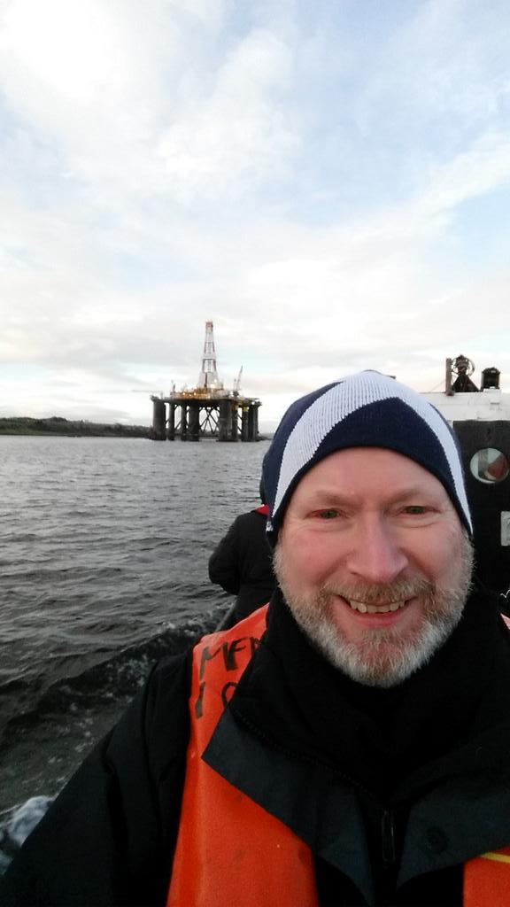 5DmagicIvor's tweet photo. Heading for the rig to deliver some #safetymagic presentations. https://t.co/7CYmTDFGSg
