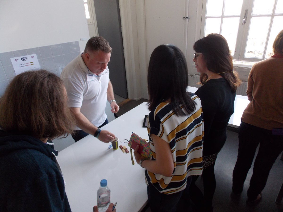 cassbui's tweet image. Speeddating at #FWCAms to meet our amazing coaches!