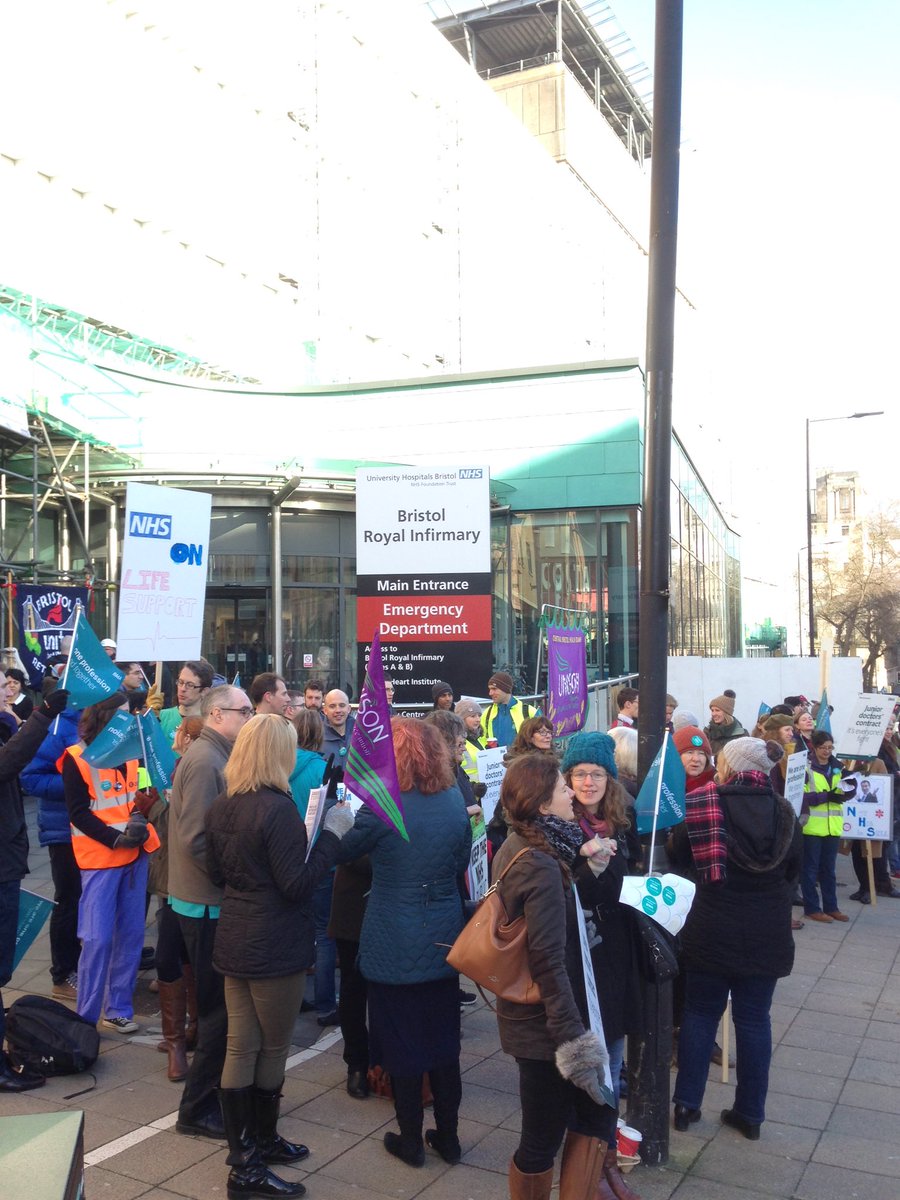 capope_'s tweet photo. Great turnout at the #BRI for the #JuniorDoctorsStrike #ImNotInWorkJeremy https://t.co/rVmjlc4jpF