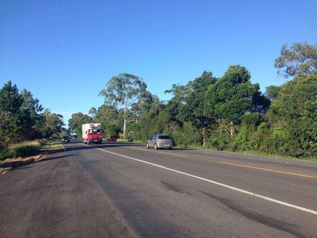 _PauloRocha's tweet photo. #RS040 Movimento intenso no retorno do litoral, mas sem gerar congestionamento #RBSnaEstrada #gauchanocarnavak https://t.co/v9Uss73m4V