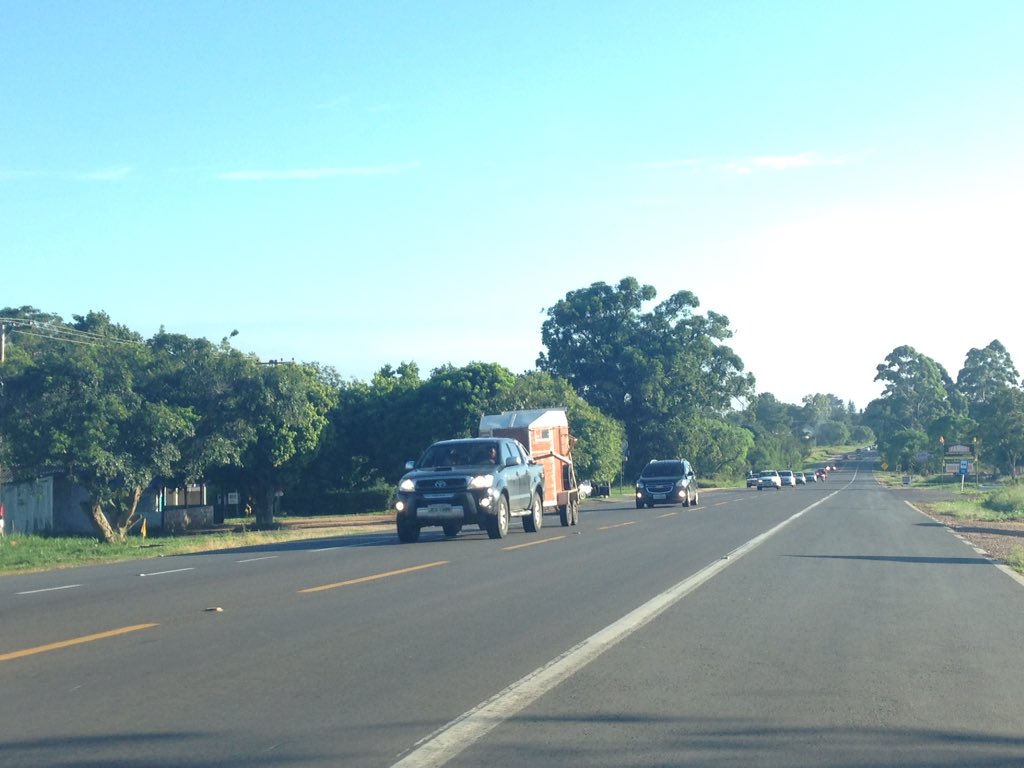 _PauloRocha's tweet photo. #RS040 Movimento intenso no retorno do litoral, mas sem gerar congestionamento #RBSnaEstrada #gauchanocarnavak https://t.co/v9Uss73m4V