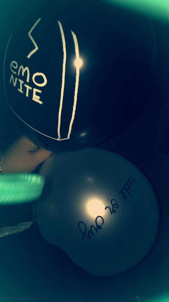 crazymofaux's tweet photo. Am I as cool as arzaylea yet https://t.co/8argkgPOIe