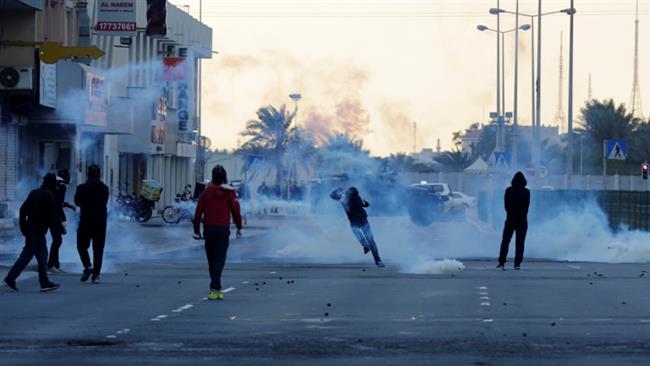Iran's tweet photo. #Bahrain-i court gives #jail terms to four protesters

https://t.co/ZDynNDtmzb

#BahrainProtests #HumanRights https://t.co/akKs4oGNVX