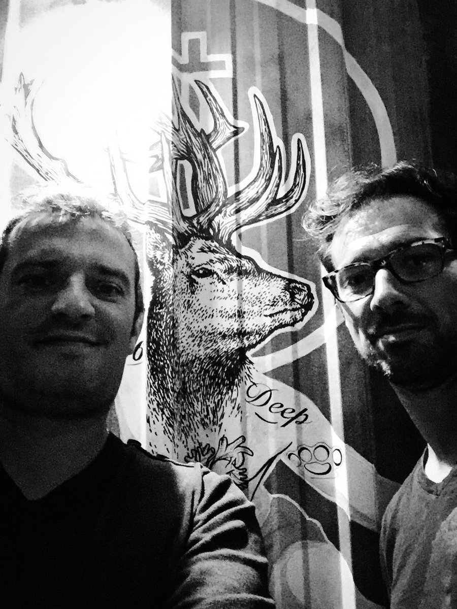 LOKKILUCK's tweet photo. Au wallaby's australian café #Angers c'est @by_RedApe qui décore mode @jagerfrance https://t.co/NTkabf2q5M