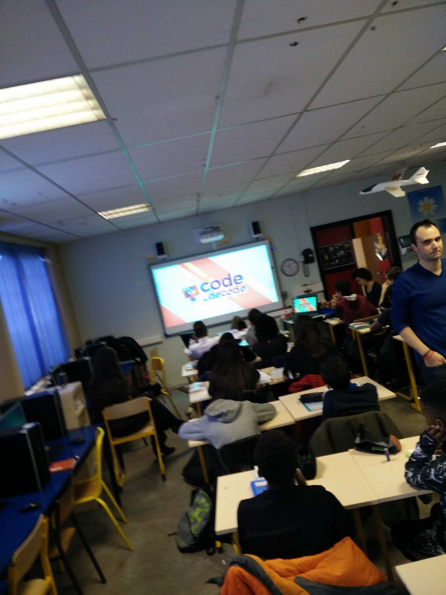 mirayoki's tweet image. Place aux retours du panel collège sur la video #CodeDecode consacrée aux #datas