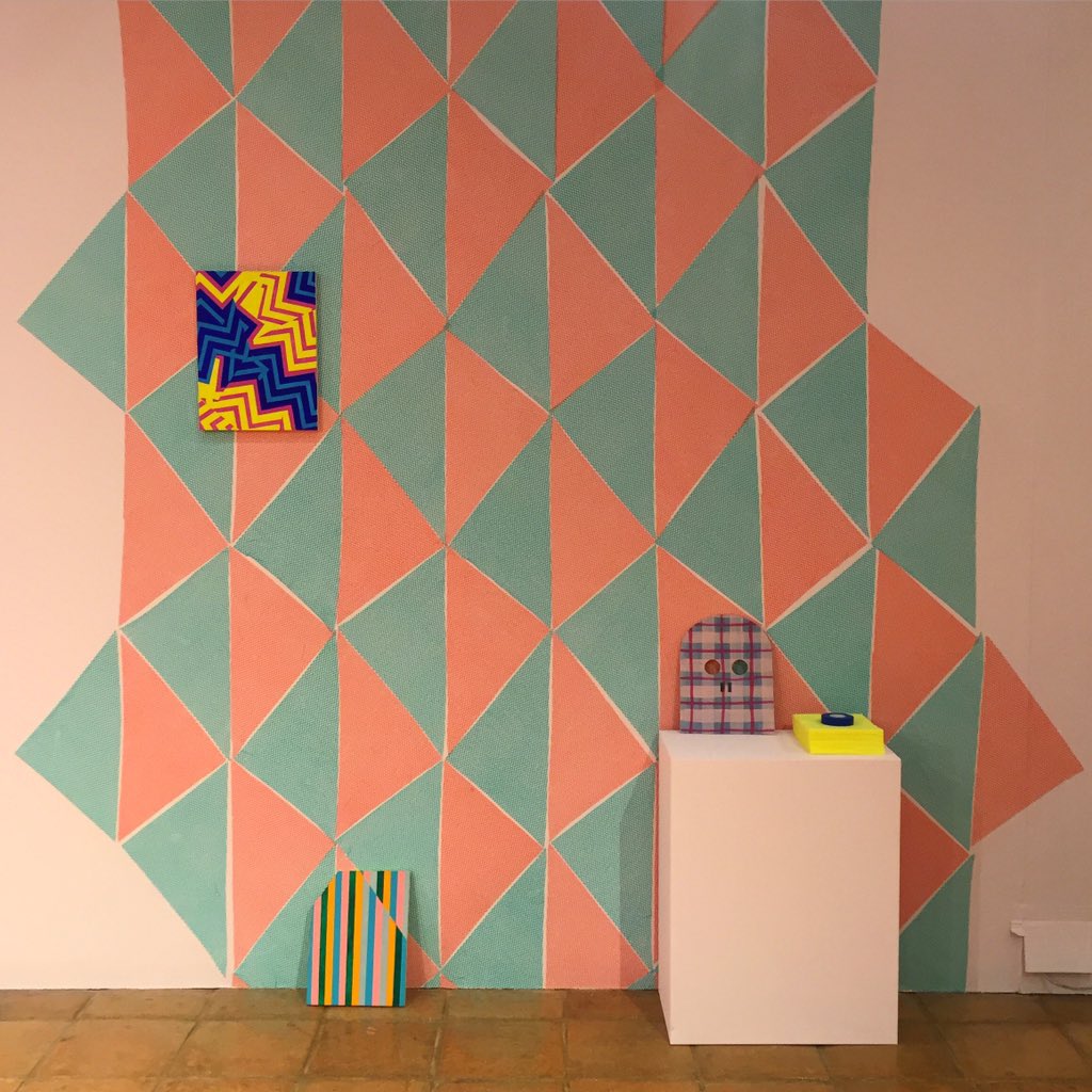 Louisa_Chambers's tweet photo. Day two #install #collaboration #razzleallthatjazz @harleygallery @WeArePrimary#craigfisher #robflint #painting https://t.co/4167u7iDMY