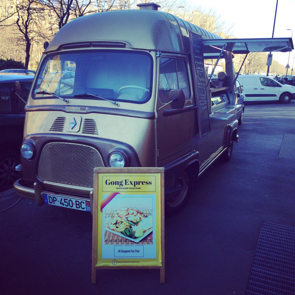 Rollingstar_it's tweet photo. Tutto pronto oggi in Rcs! https://t.co/8JfWCzYgxU