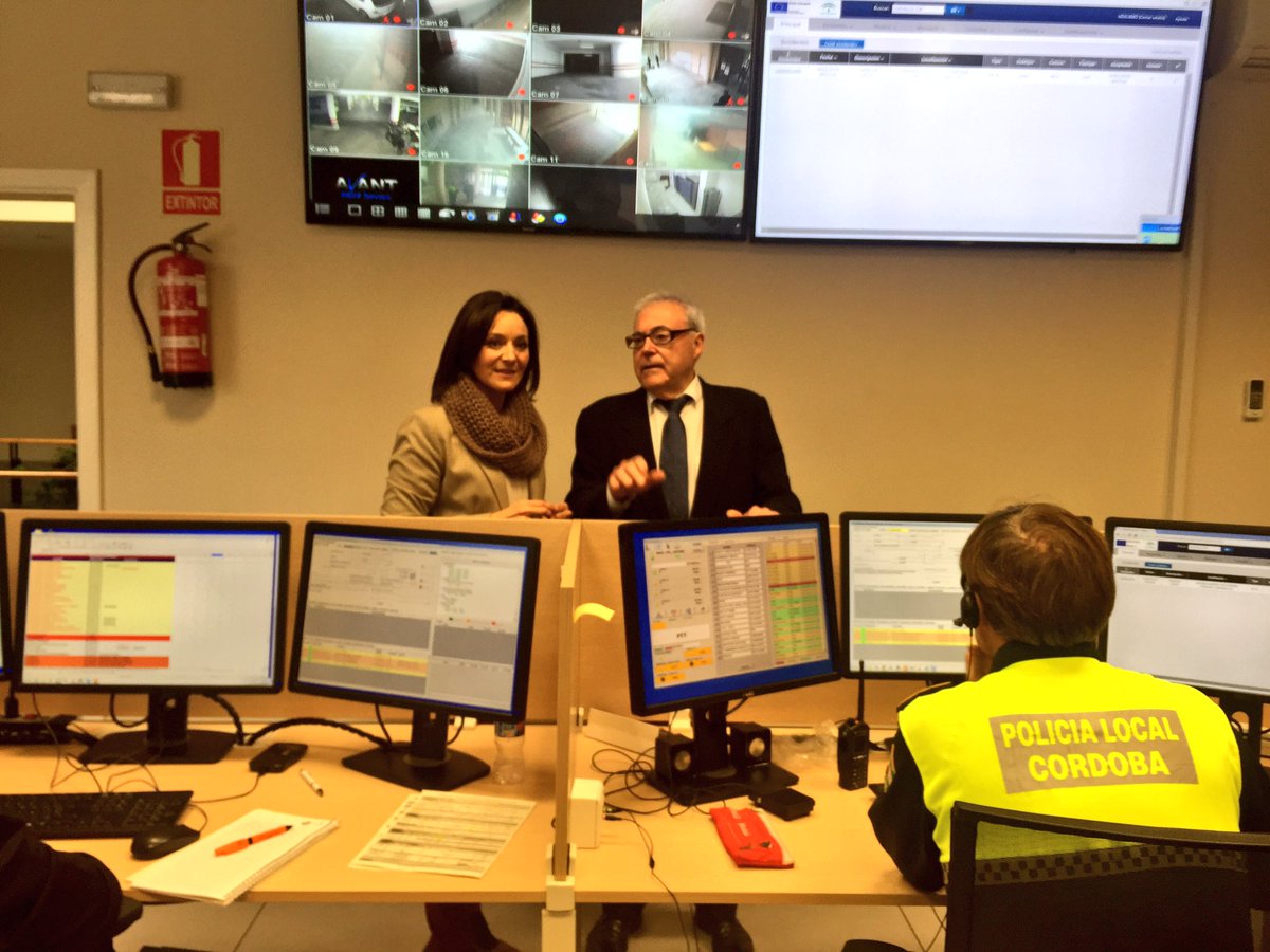 <a href="/ayuncordoba/">Tweet Tweet</a> y <a href="/E112Andalucia/">EMA 112</a> , colaboran y se coordinan en #Córdoba para gozar de un servicio de calidad.