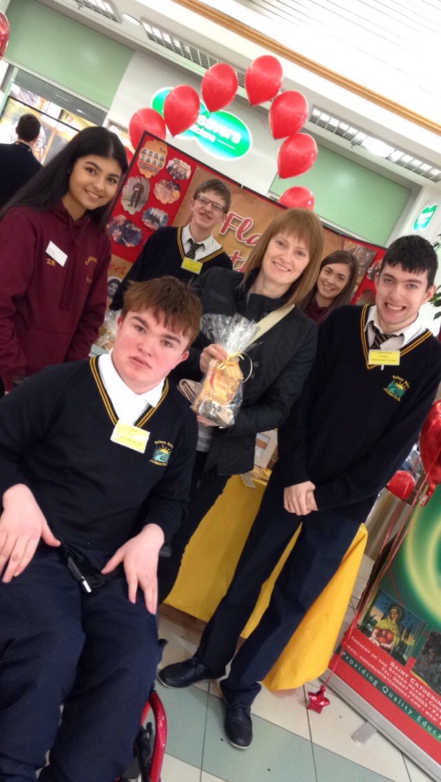 flavours_east's tweet photo. We have a lot of happy customers here at @RushmereSC 😄 @YE_NI https://t.co/KbR2mQnA14