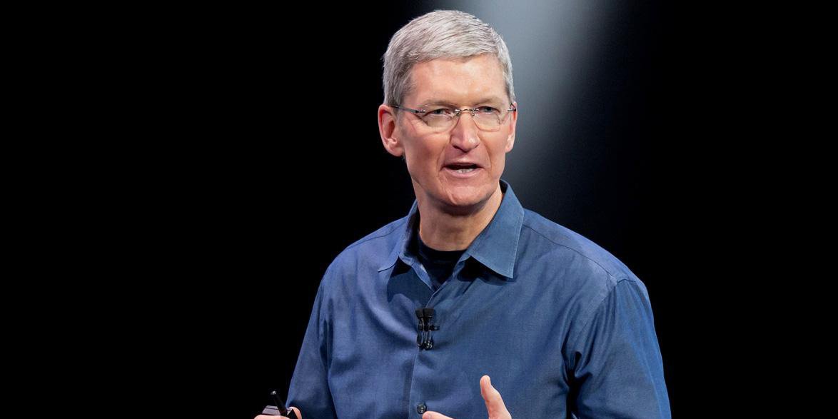 Tim Cook deletes blurry #SB50 photo after Twitter taunts bit.ly/1o2m9OW