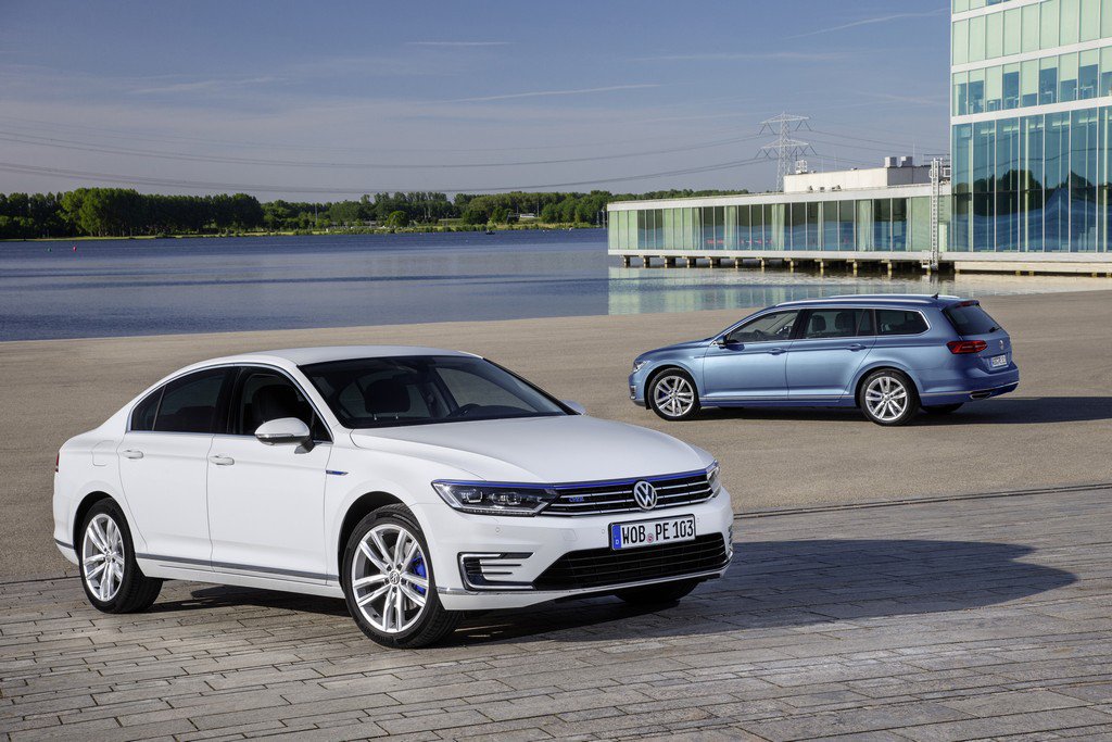 Ellasconducen's tweet photo. Nuevo #VolkswagenPassat GTE, la versión híbrida llega al mercado español https://t.co/HyclFJt5tr @VW_es https://t.co/eaGcLgxPfA