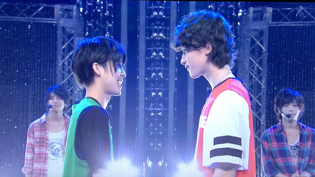 mnchiy_'s tweet photo. 15年6月と16年1月の身長差が…………？？？ https://t.co/JwqbDMyO6F